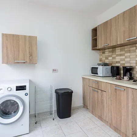 Day-sea 2-bedroom In Oroklini Daire