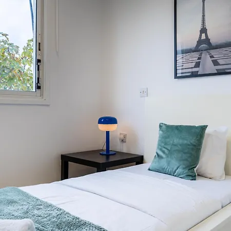 Day-sea 2-bedroom In Oroklini Daire